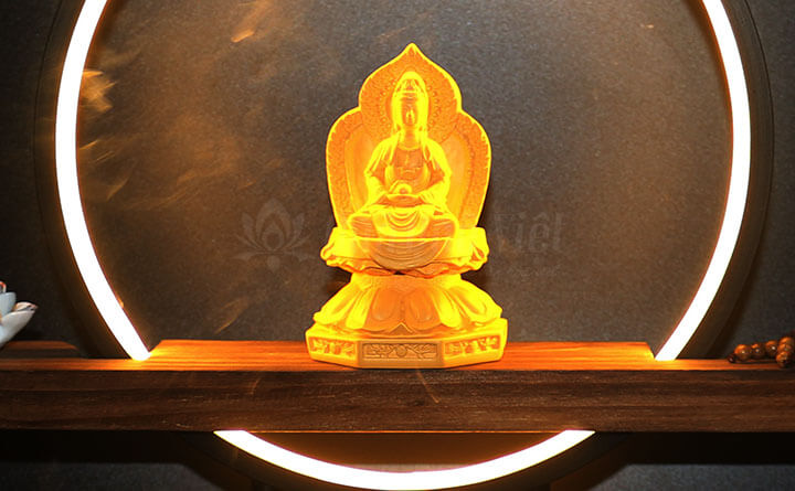 Thác trầm hương đèn chiếu sáng