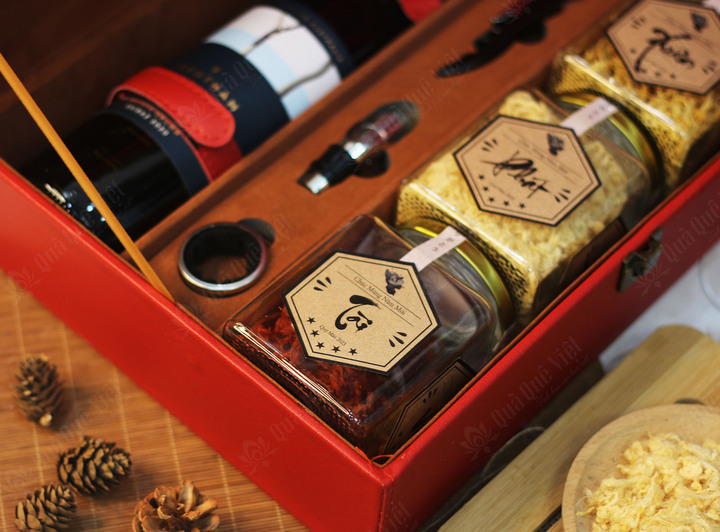 Hộp quà rượu Tết
