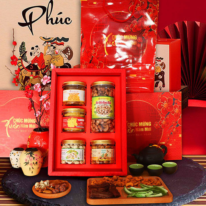 Hộp quà tết 2021