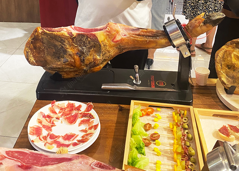 Đùi heo muối Iberico nguyên xương - Nhập khẩu từ Tây Ban Nha