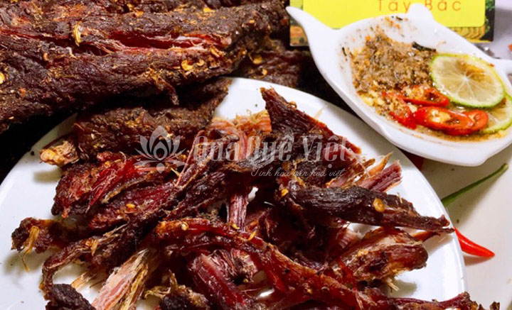 Khám phá cách ăn thịt trâu gác bếp Sapa Điện Biên của người dân tộc vùng núi Tây Bắc<