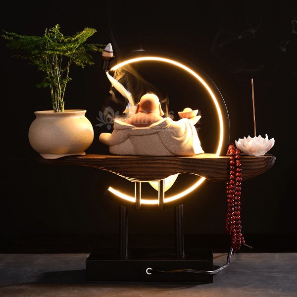 Kệ Trang Trí Đèn Led, Tháp Trầm Hương Vòng Tròn Hào Quang Kèm Tượng Di Lặc