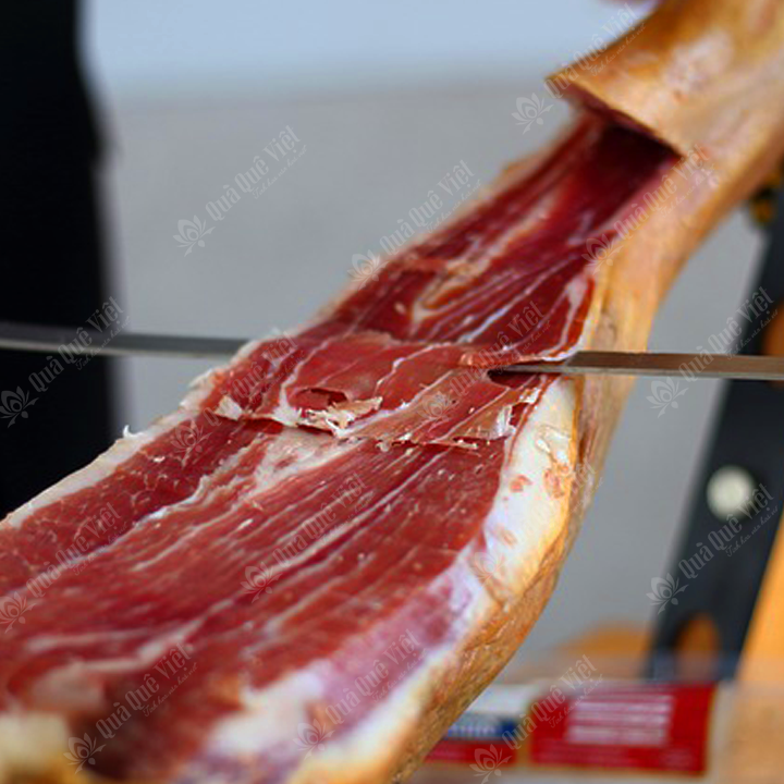 Đùi trước Iberico Bellota có xương thuần chủng 100%