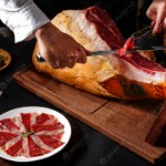 Đùi Trước Iberico Bellota Loại Có Xương Ủ Muối 48 Tháng Thương Hiệu DeRaza