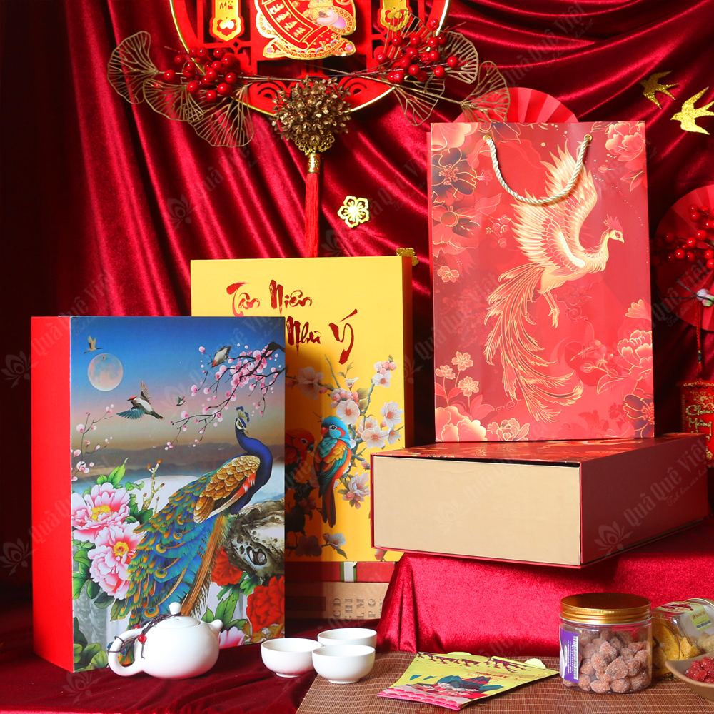 Hộp Quà Tết Con Công