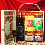 Hộp Quà Gỗ Hoa Mai, Quà Tết Truyền Thống - Q1657