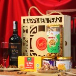 Hộp Quà Gỗ Hoa Mai, Quà Tết Truyền Thống - Q1657