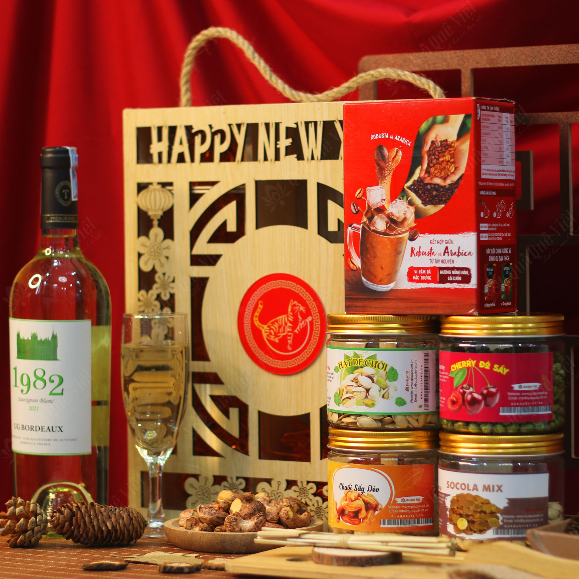 Hộp Quà Gỗ Hoa Văn Tết Truyền Thống - Q1658