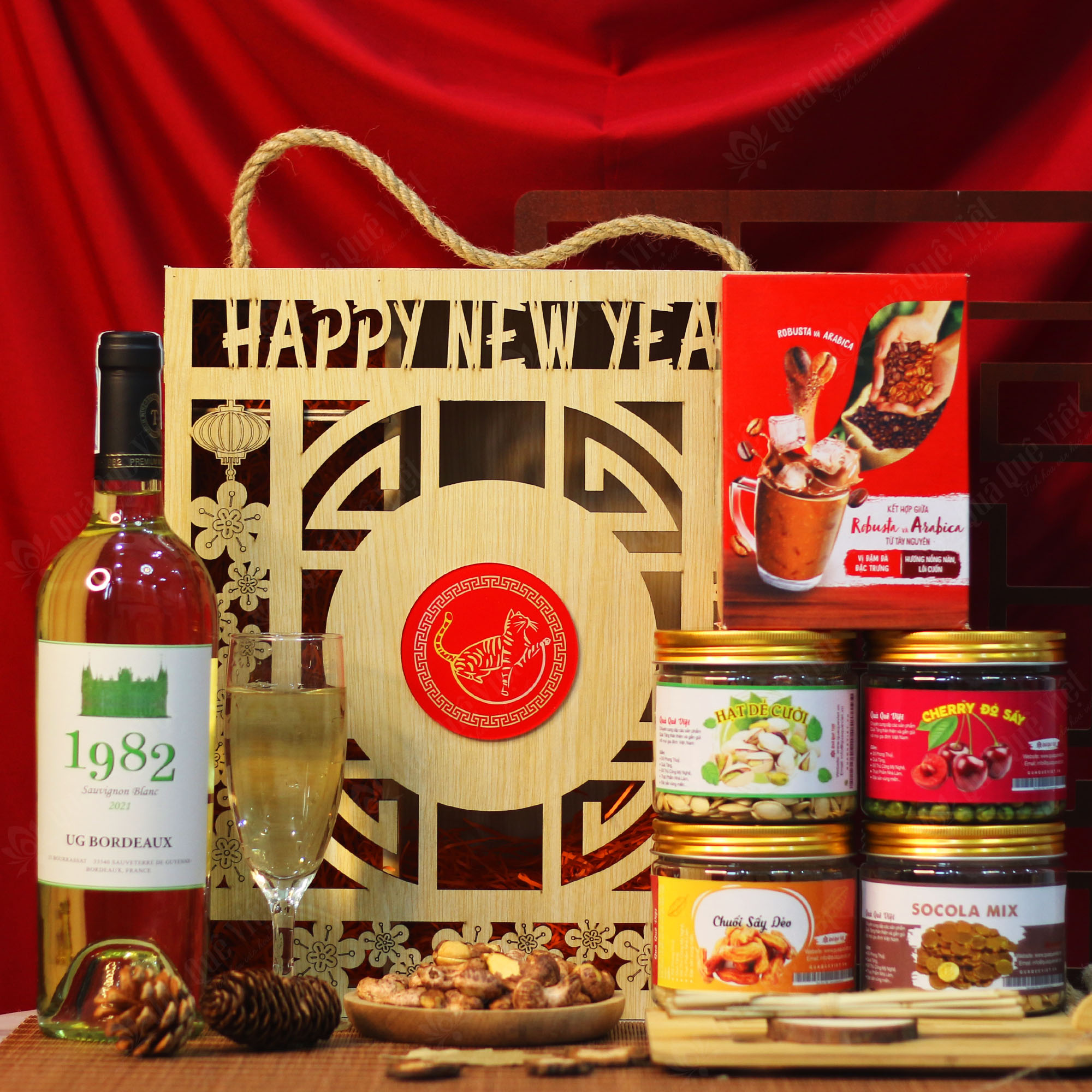 Hộp Quà Gỗ Hoa Văn Tết Truyền Thống - Q1658