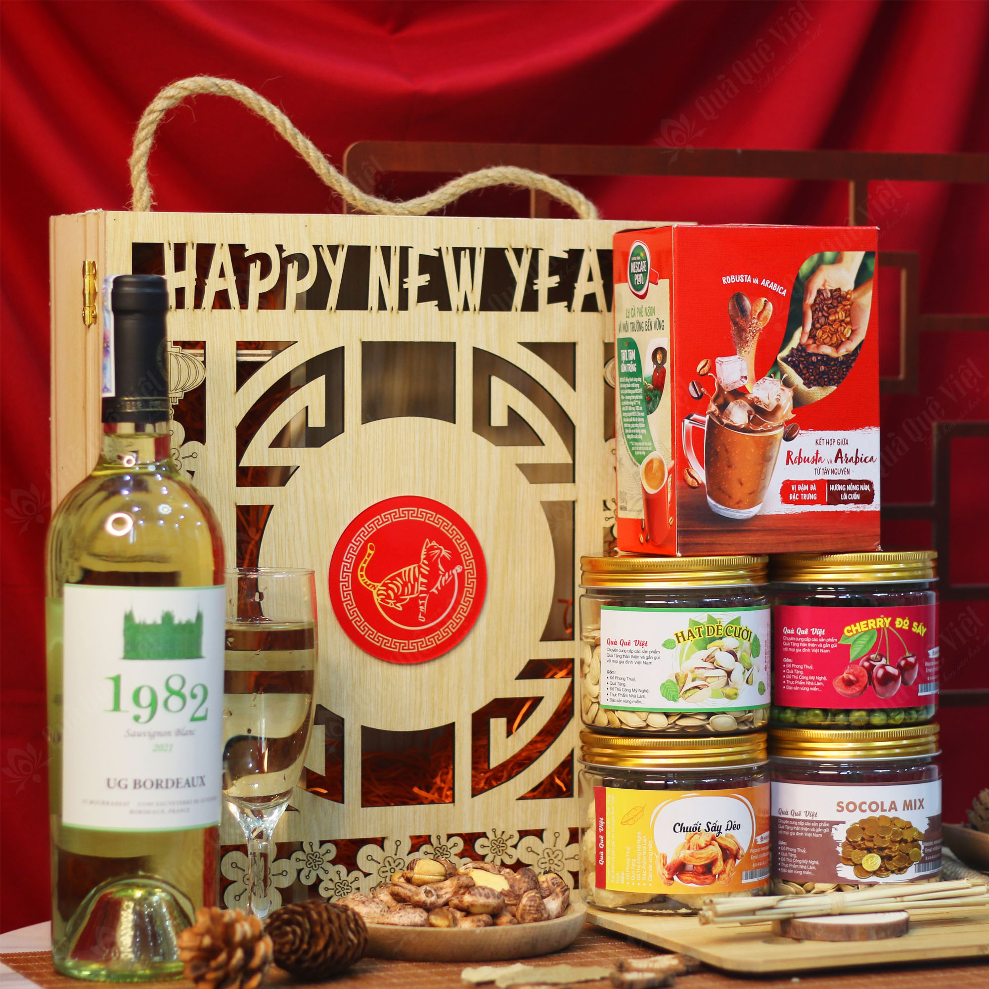 Hộp Quà Gỗ Hoa Văn Tết Truyền Thống - Q1658