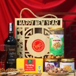 Hộp Quà Gỗ Hoa Mai, Quà Tết Truyền Thống - Q1657