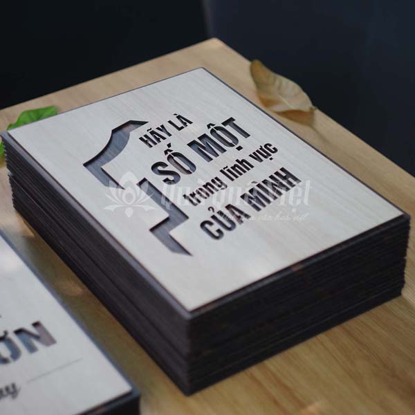 Tranh Slogan Hãy Là Số 1 Trong Lĩnh Vực Của Mình