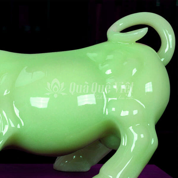 Trâu Phong Thủy Xanh Ngọc Đế Gỗ